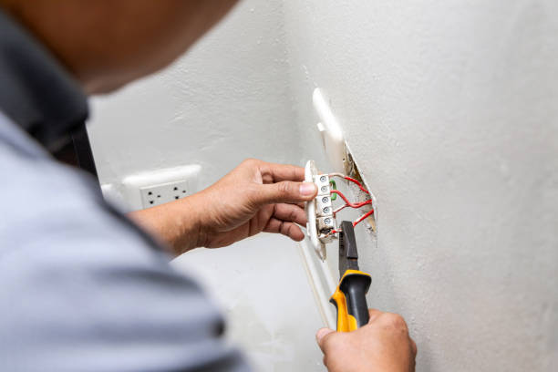Best Licensed Electrician  in Blue Hills, CT