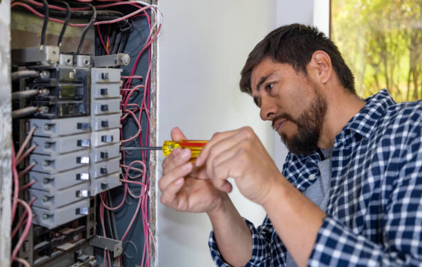 Best Affordable Emergency Electrician  in Blue Hills, CT